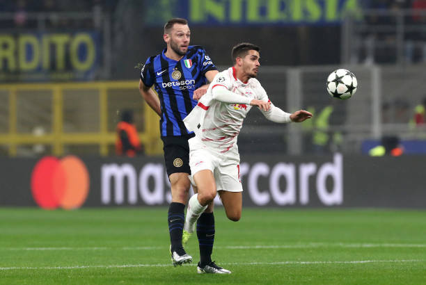 他严词批评 他严词批评